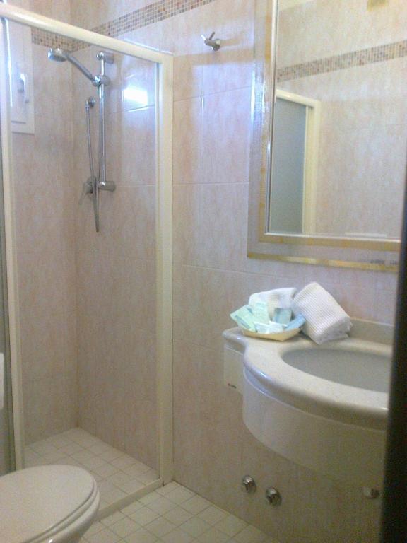 Hotel Giovanella Bellaria-Igea Marina Zimmer foto